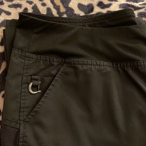 Scrub bottoms medium PETITE black